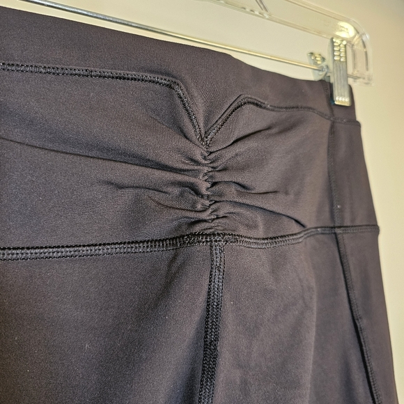 Lululemon black tights full length leggings feat. reflective trim size 4 US - Picture 4 of 8